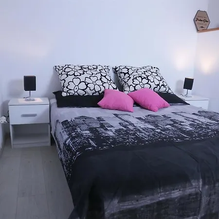 Doris Apartment